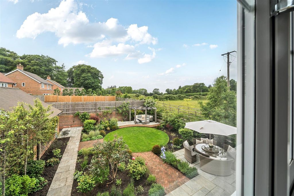 Property photo 3 of 16 1464782-19-6A0Dcfdb3Bea0.Jpg