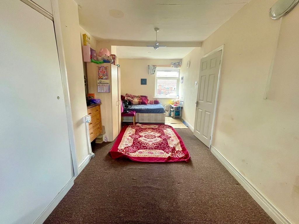 Property photo 3 of 8 5124012