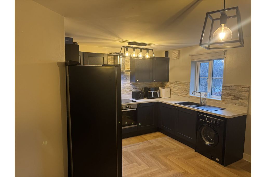 Property photo 2 of 29 Apartment Kitchen