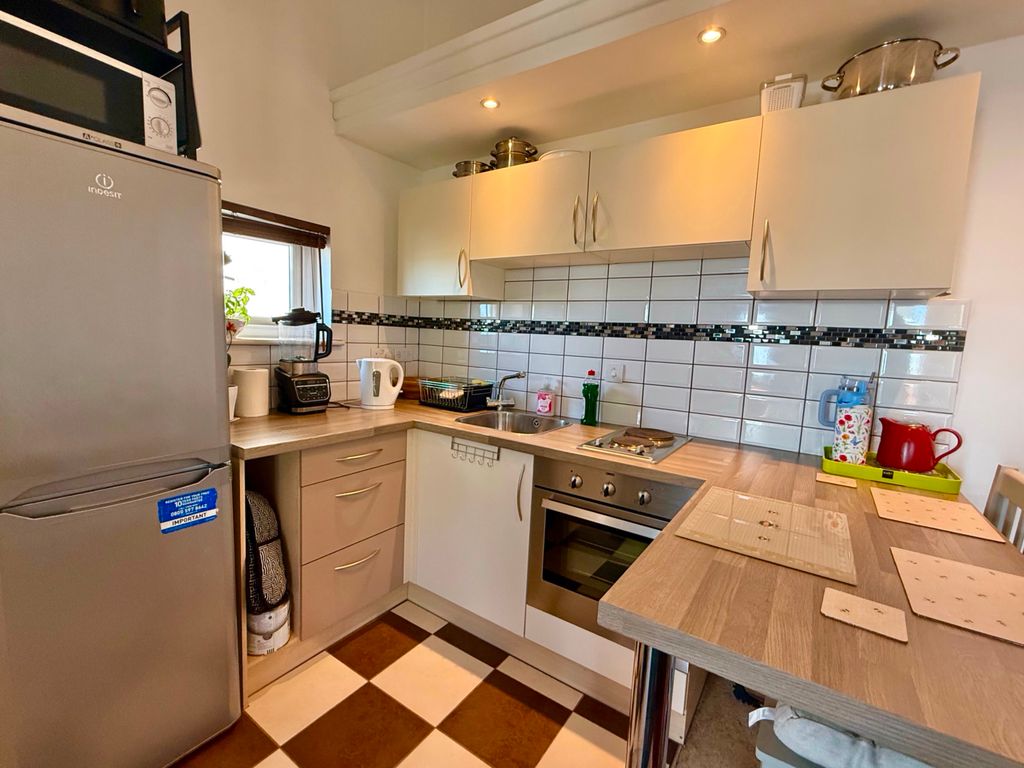 Property photo 3 of 5