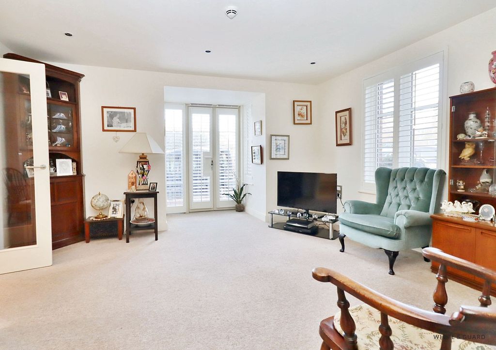 Property photo 3 of 14