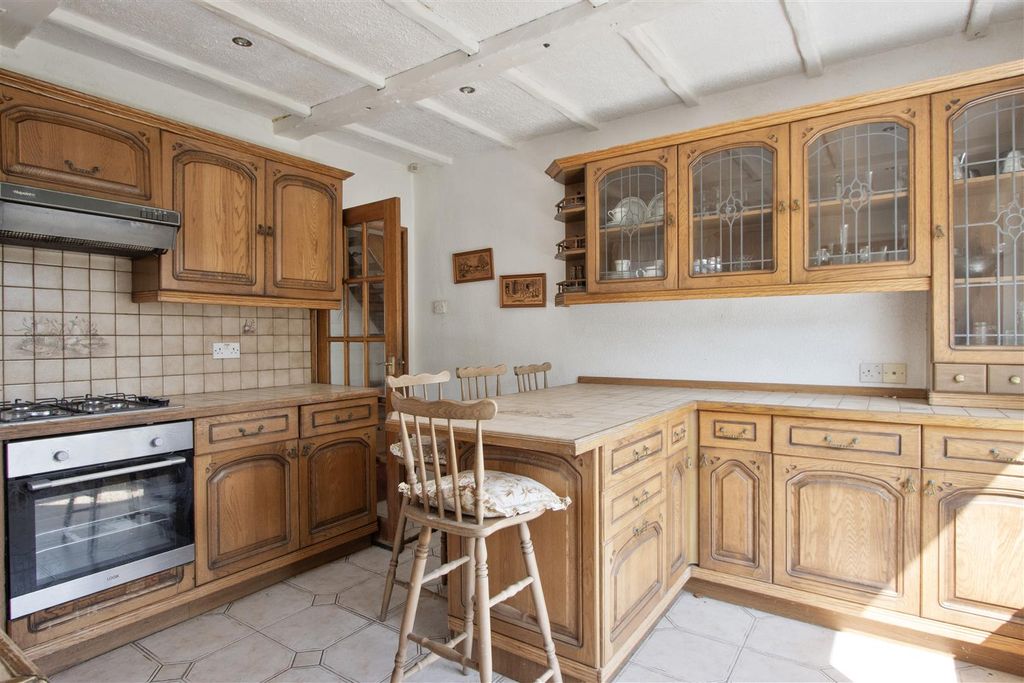 Property photo 3 of 18 Kitchen 1.Jpg