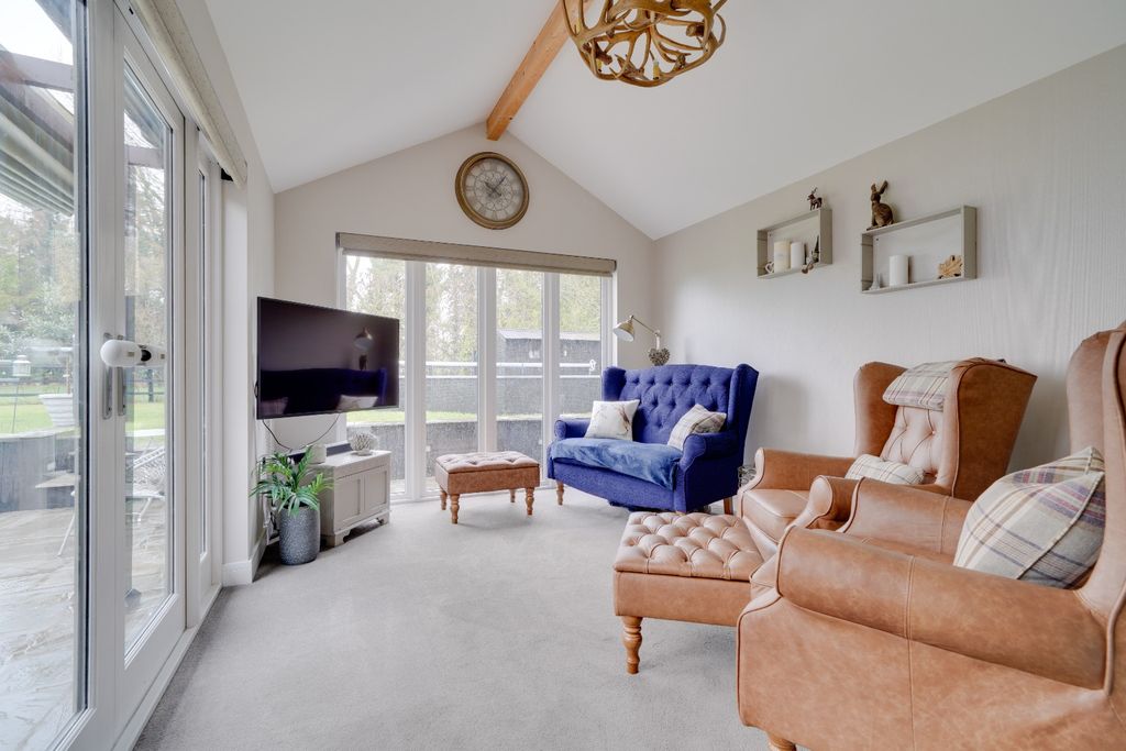 Property photo 2 of 26 3916073