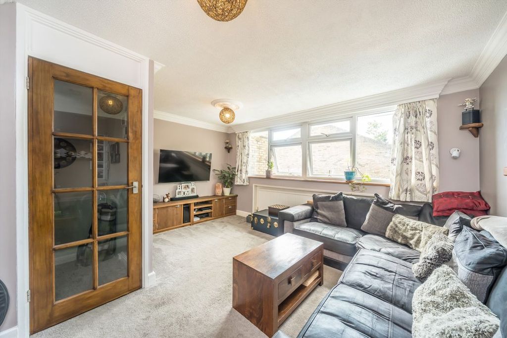Property photo 3 of 12