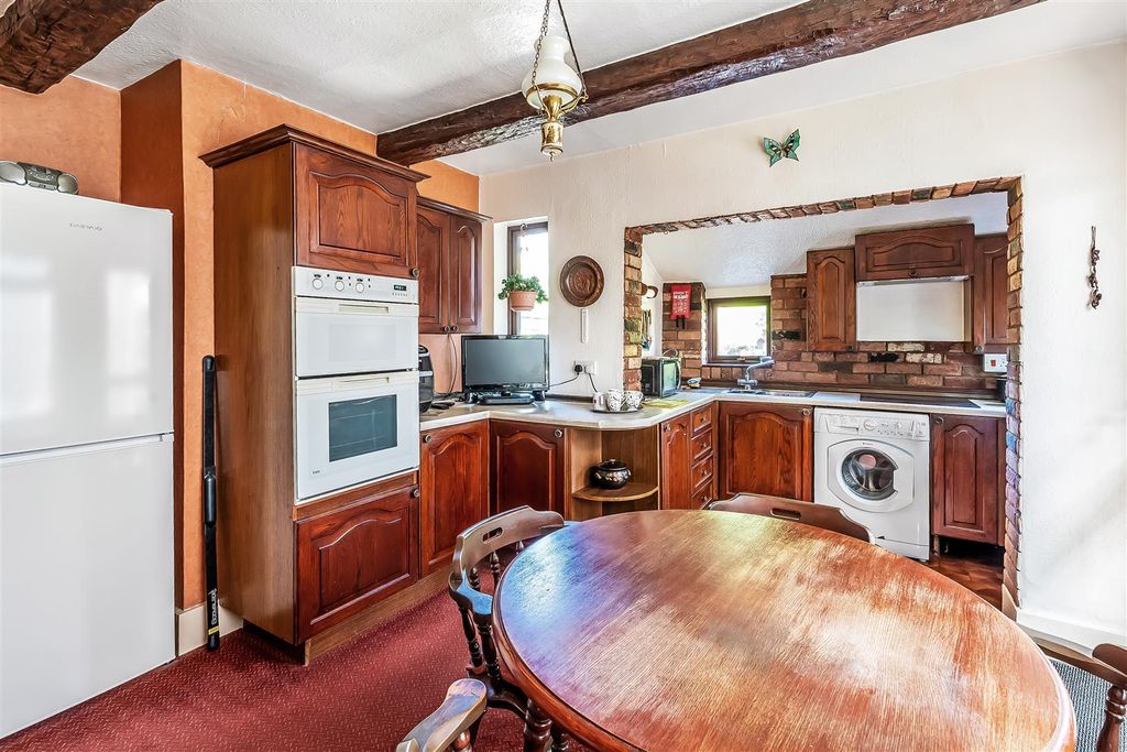 Property photo 3 of 17 34-Stones-Road-6.Jpg