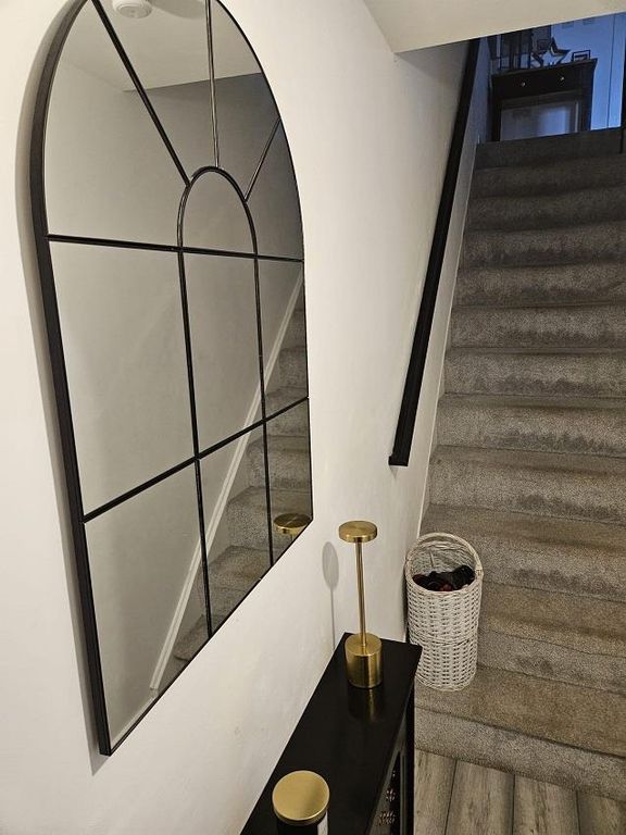 Property photo 3 of 22 34 Ploughmans Lane - Hallway (2).Jpeg