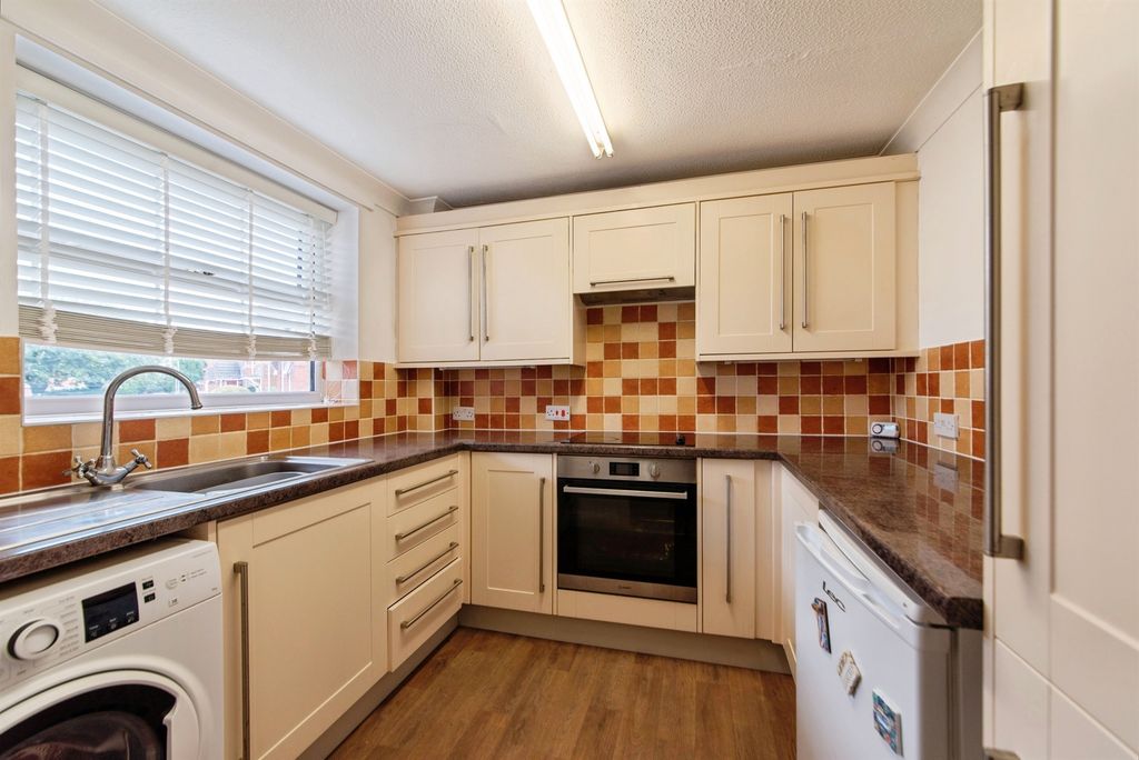 Property photo 2 of 13