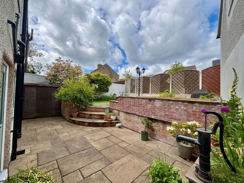 Property photo 3 of 35