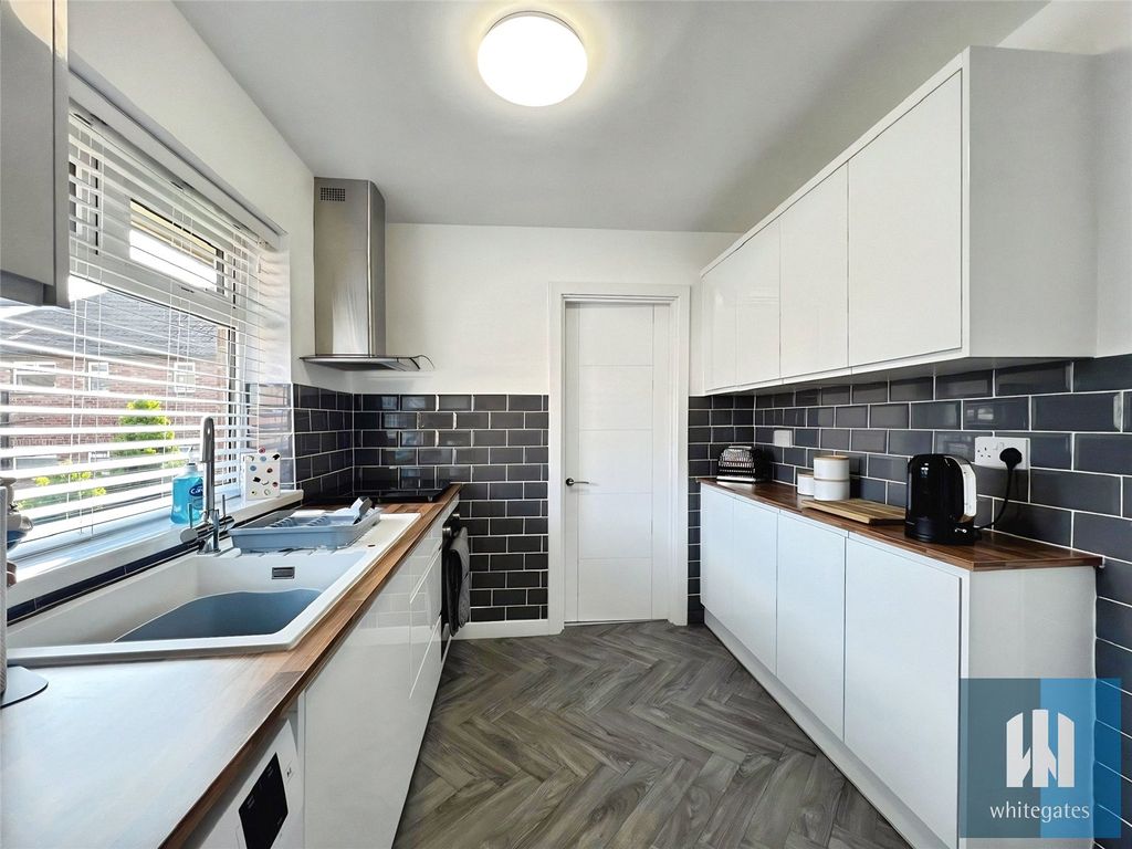 Property photo 2 of 20 Picture No. 17