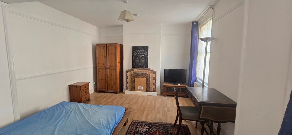 Property photo 3 of 12