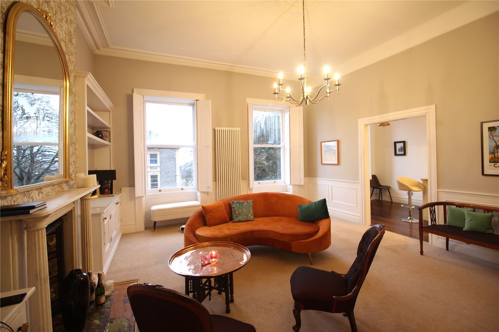 Property photo 2 of 23 Picture No. 12