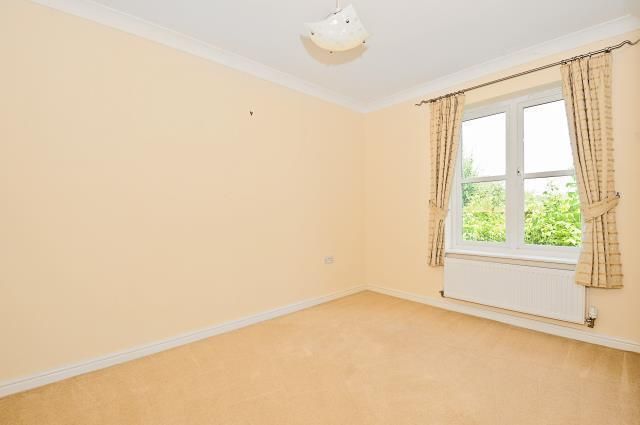 Property photo 3 of 10 Dining Room