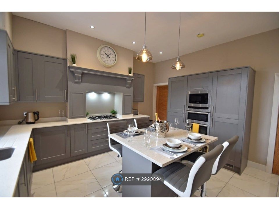 Property photo 1 of 19 Kitchen