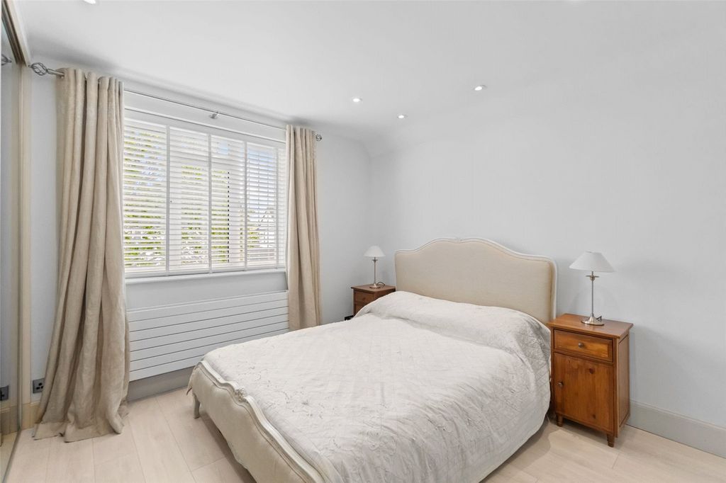 Additional image 10 of 5 bed detached house for saleCourtlands Avenue, Hampton TW12