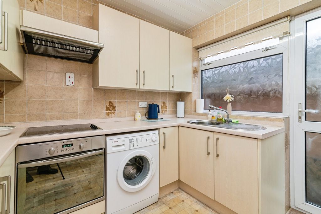 Property photo 3 of 17 Photo