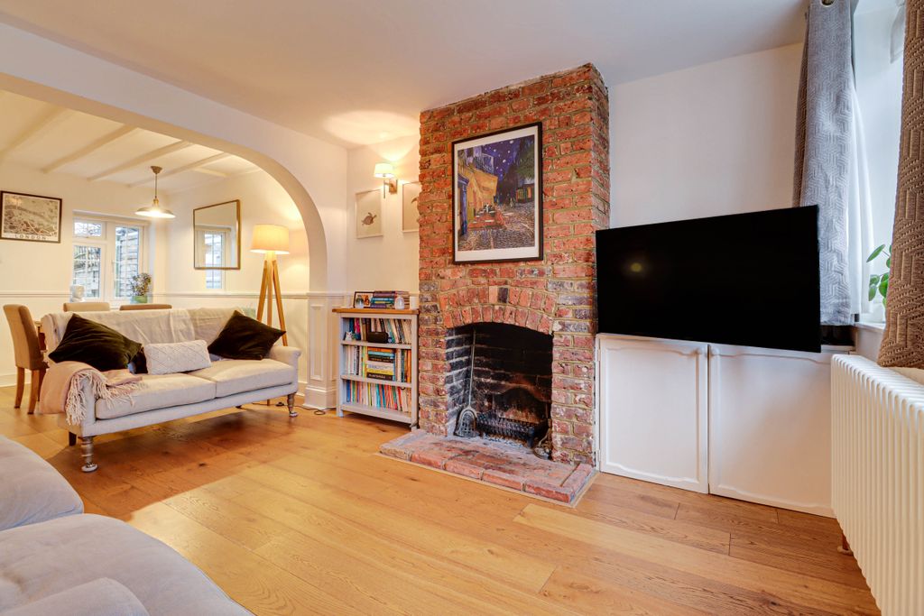 Property photo 2 of 19 Living Room