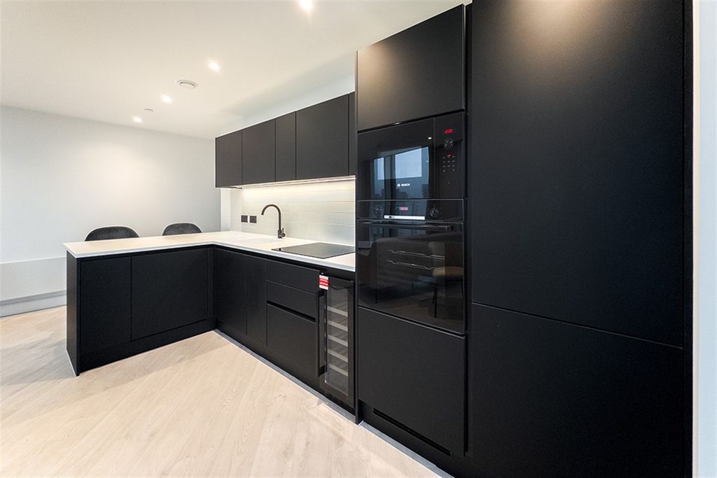 Property photo 3 of 15 (Main)