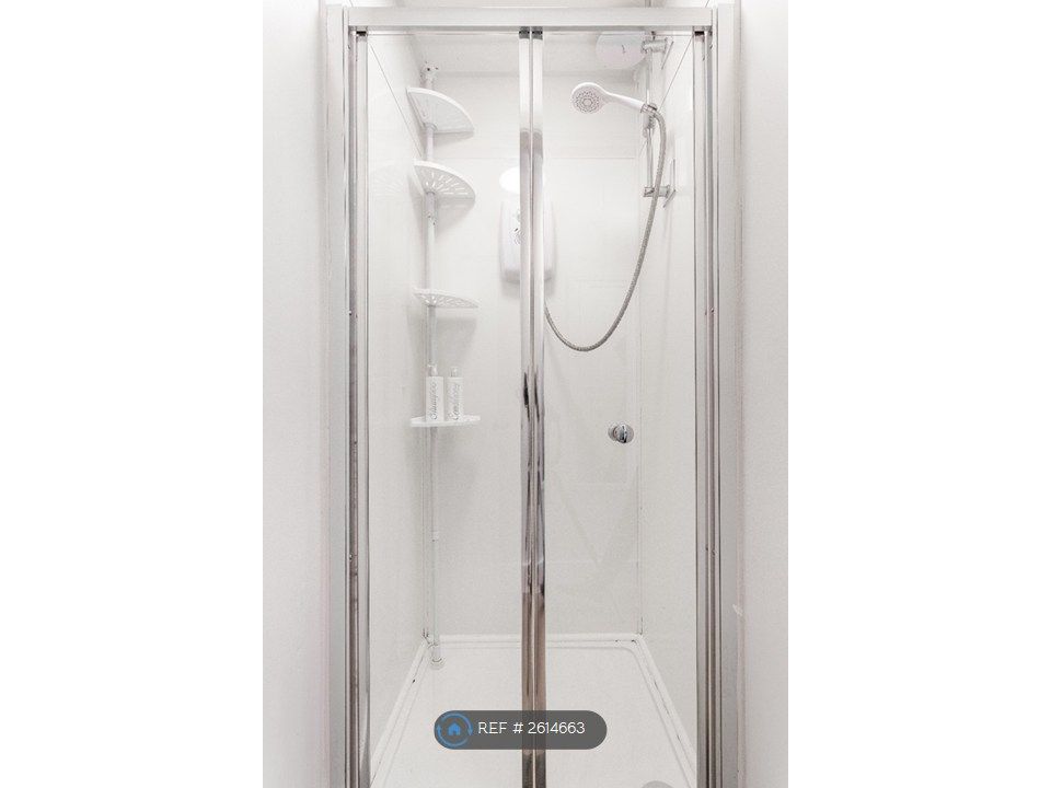 Property photo 3 of 10 Shared Separate Shower Room
