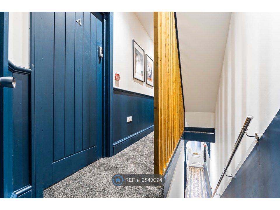 Property photo 3 of 13 Hallway