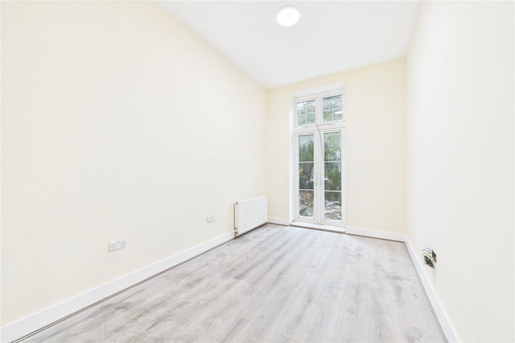 Property photo 3 of 8 Picture No. 05