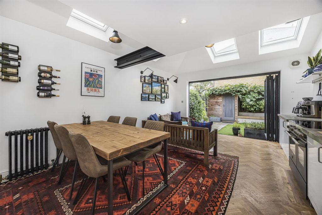 Property photo 3 of 43 31