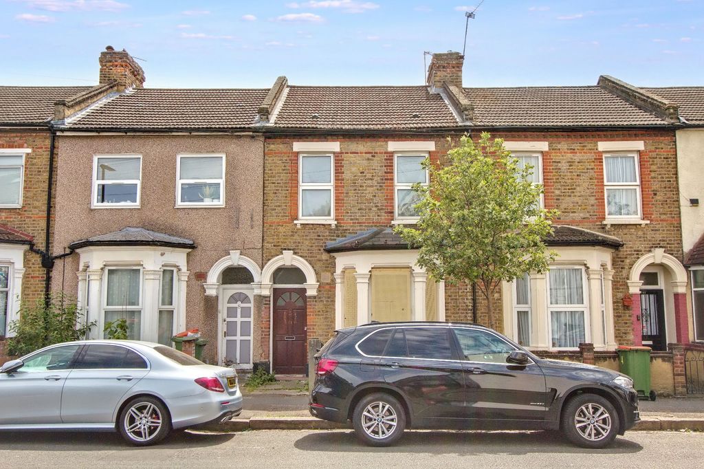 Property photo 1 of 12 Ground Floor Flat, 6 Knox Road, London, E7 9Hw