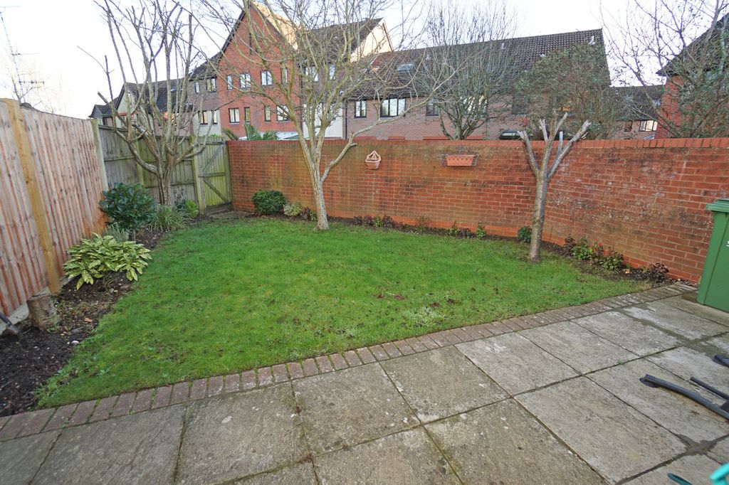 Property photo 2 of 23