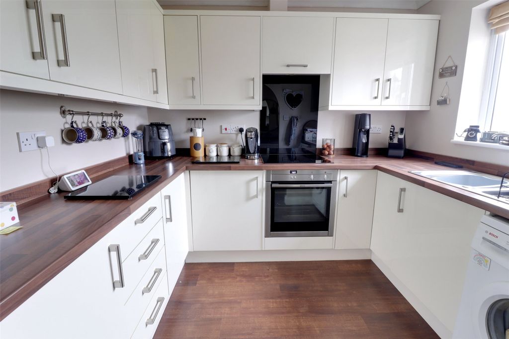 Property photo 2 of 14 2 - Picture No. 02