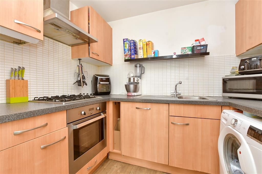 Property photo 1 of 10 Kitchen