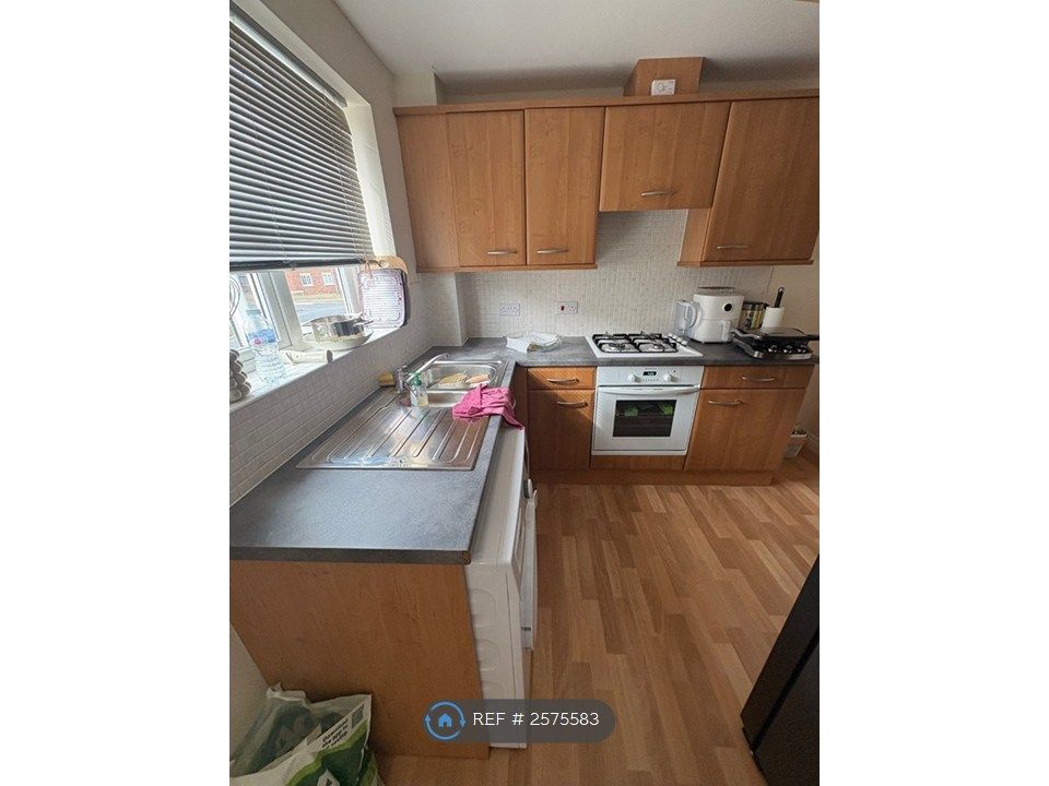 Property photo 2 of 5 Kitchen