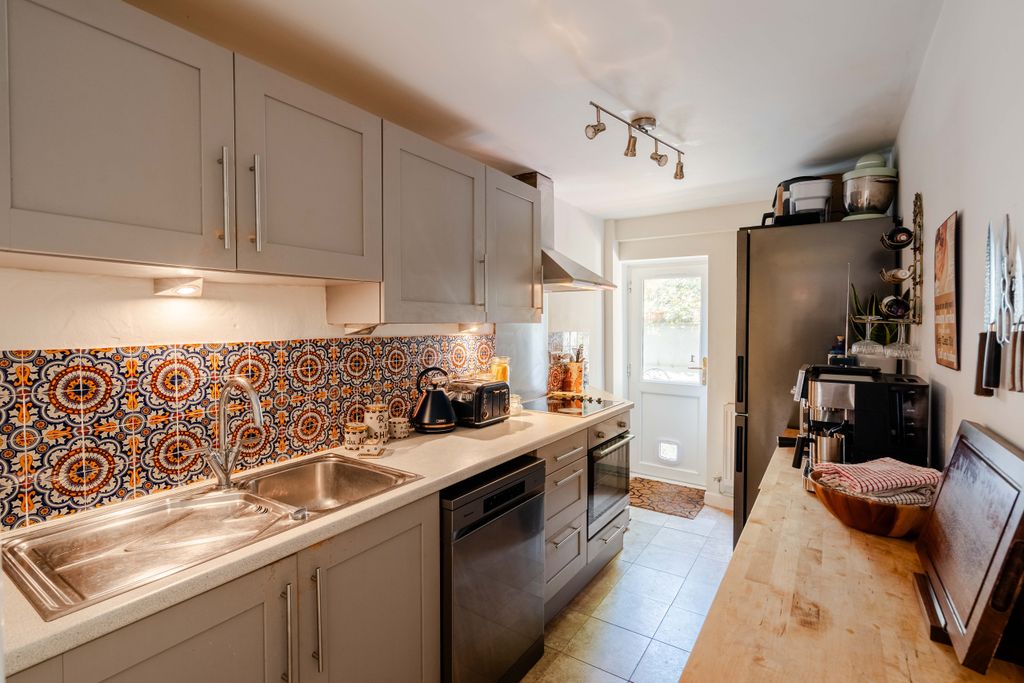 Property photo 1 of 18 1