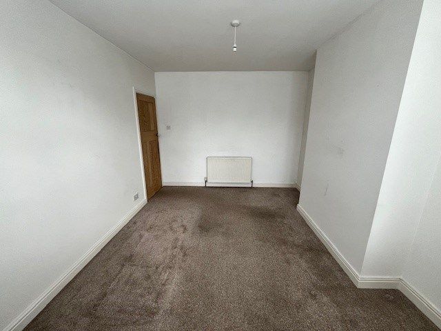 Property photo 3 of 14 9