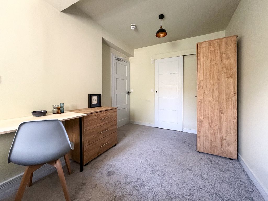 Property photo 2 of 8 5251632