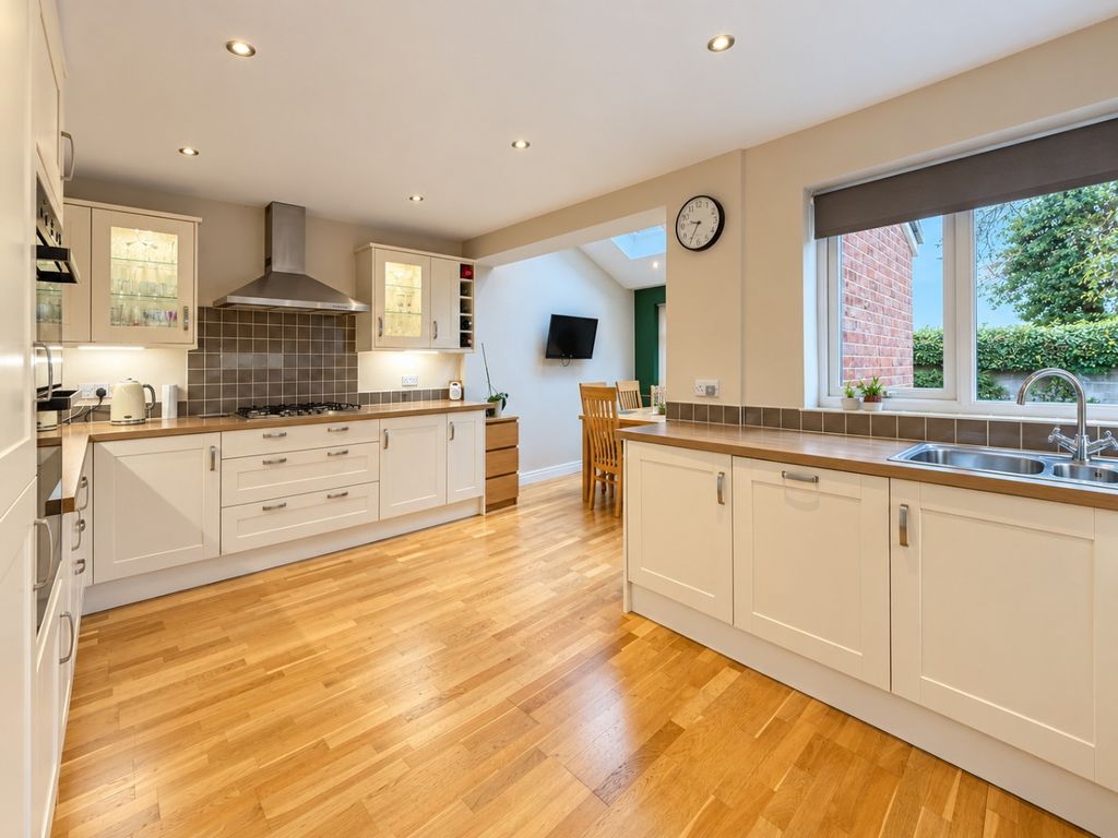 Property photo 3 of 13 5064372