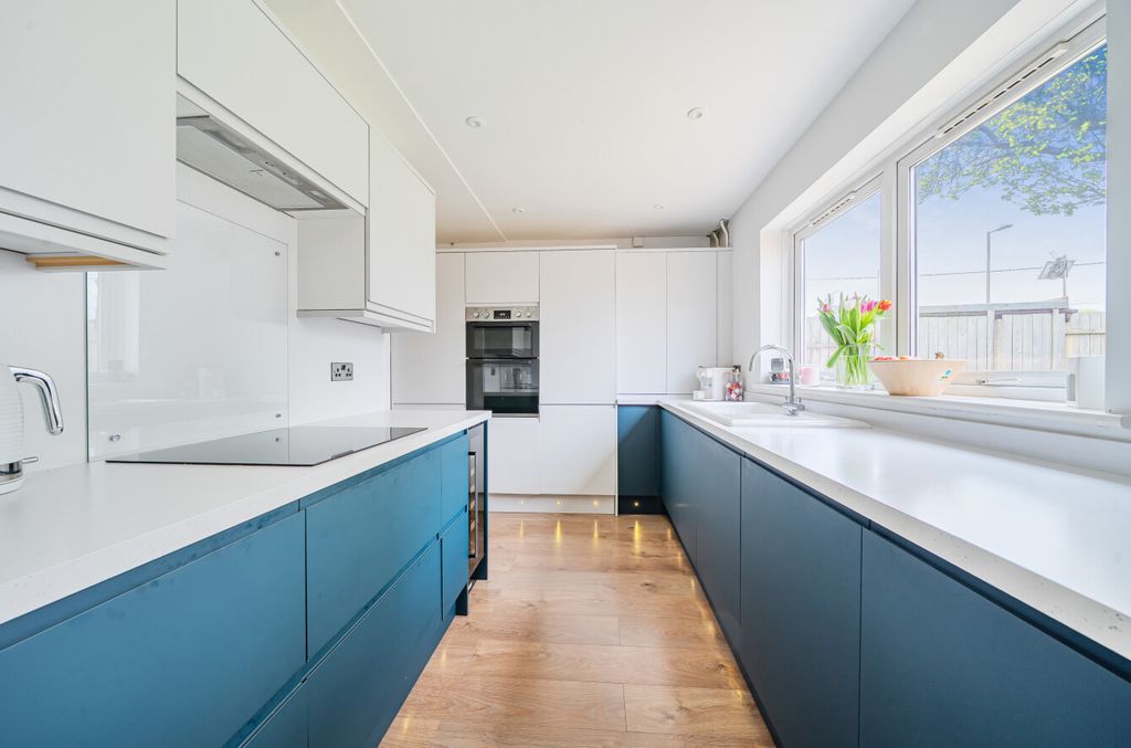 Property photo 3 of 12 1453289-17-69F0c7...