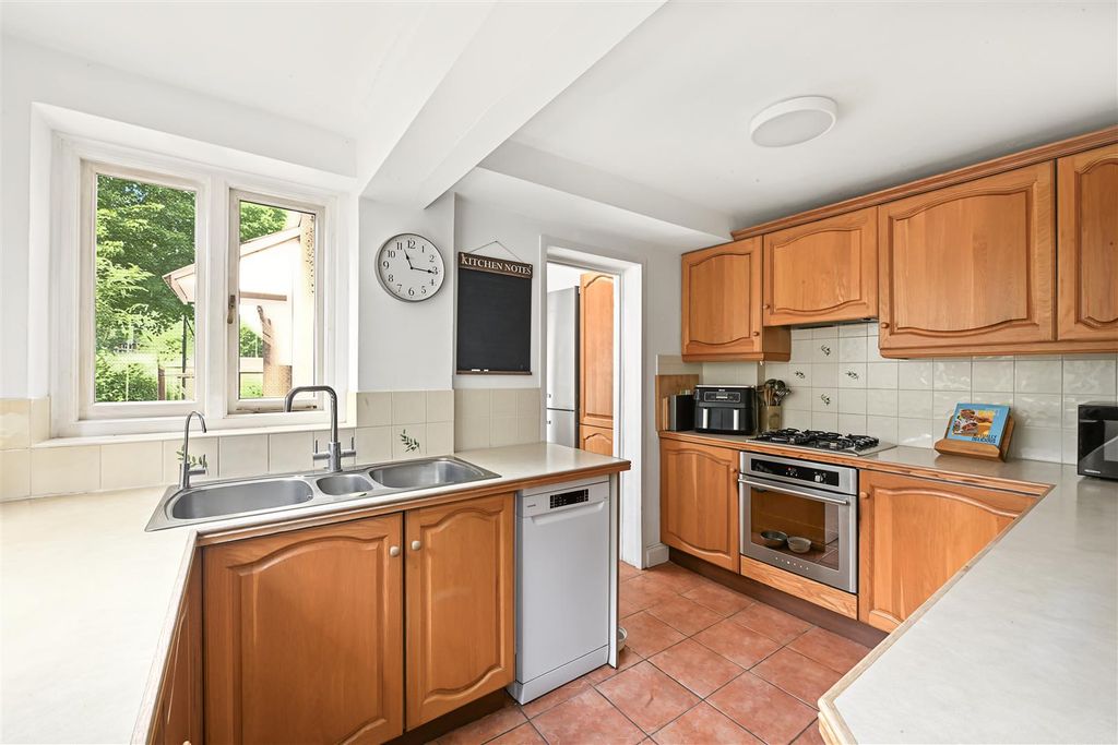 Property photo 2 of 12 33-Necton-Road-07.Jpg