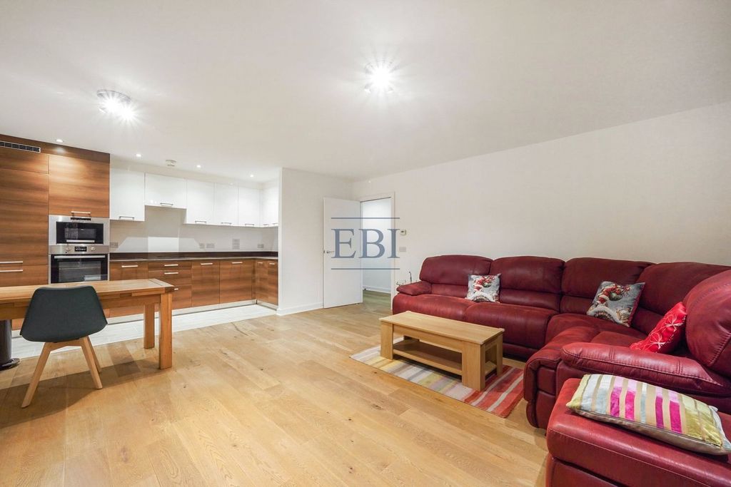 Property photo 2 of 16 Picture No. 13