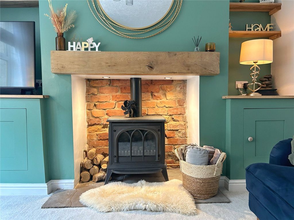 Property photo 3 of 14 Gas Fire