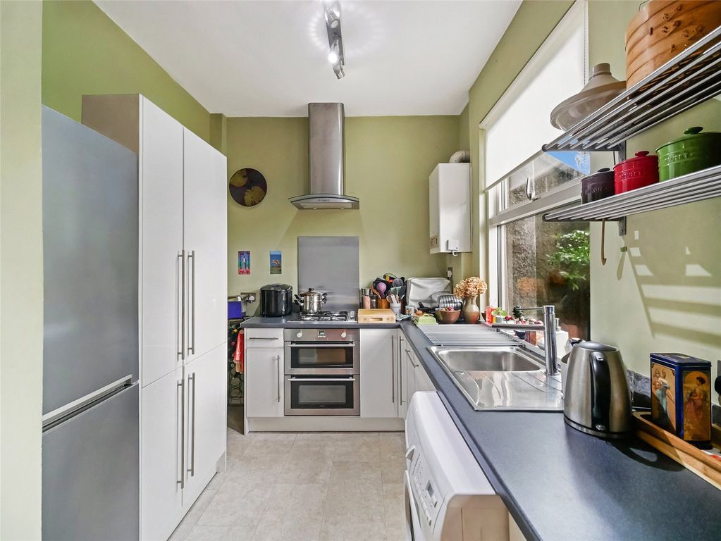 Property photo 3 of 20 Kitchen