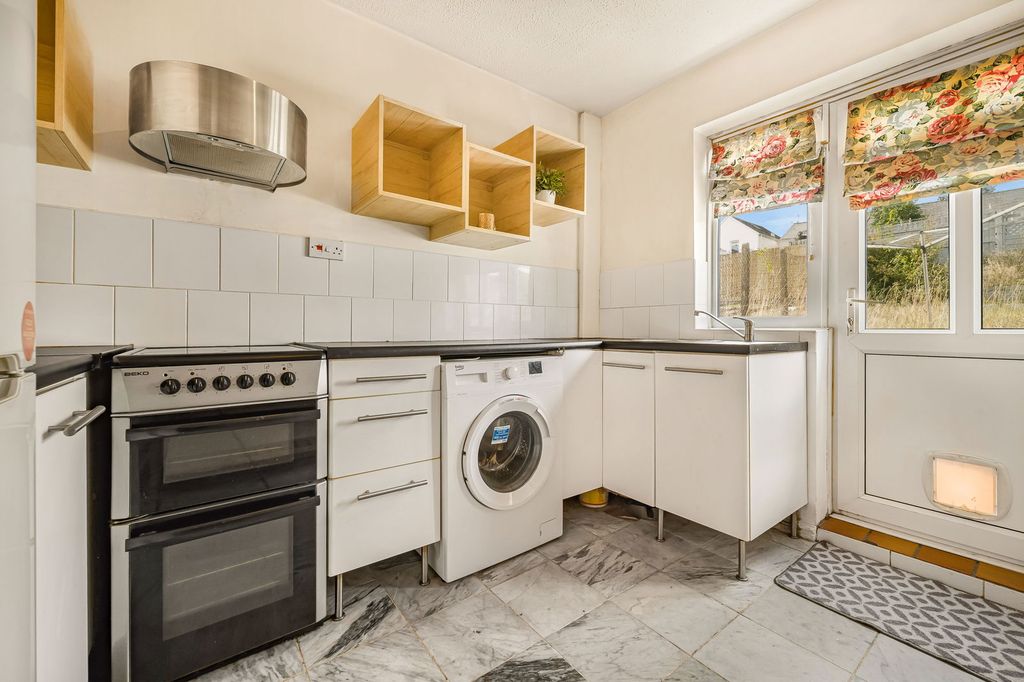 Property photo 2 of 23