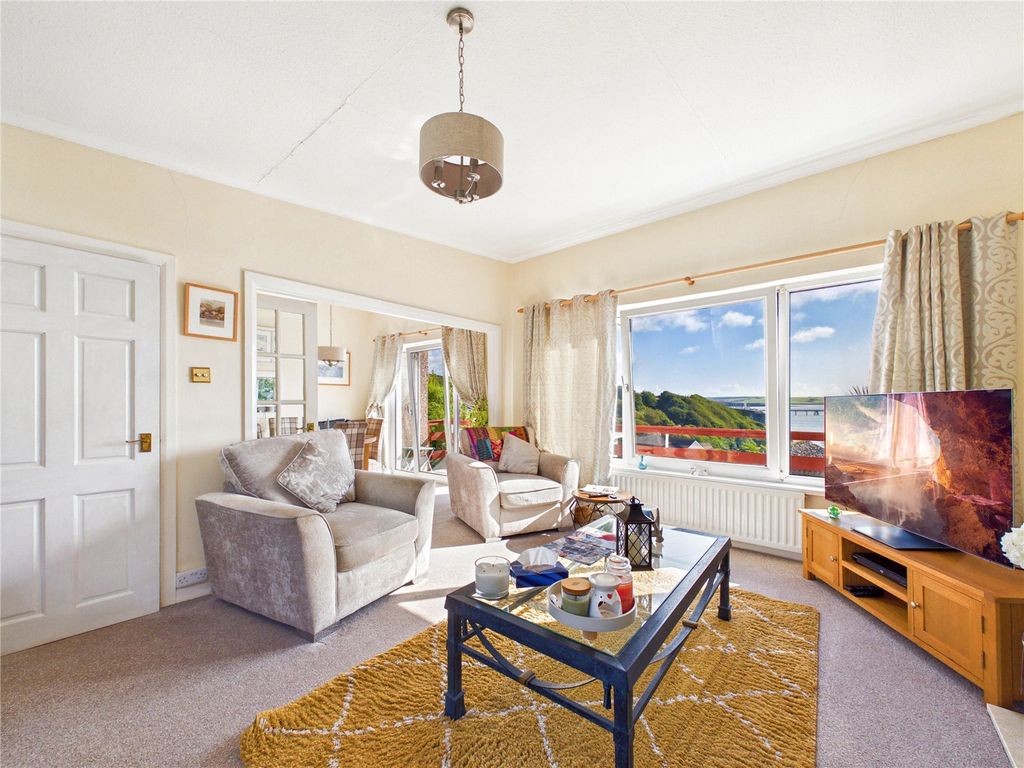 Property photo 2 of 31 Picture No. 05