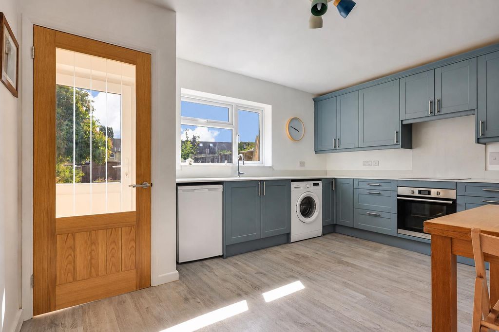 Property photo 2 of 14 001.Png