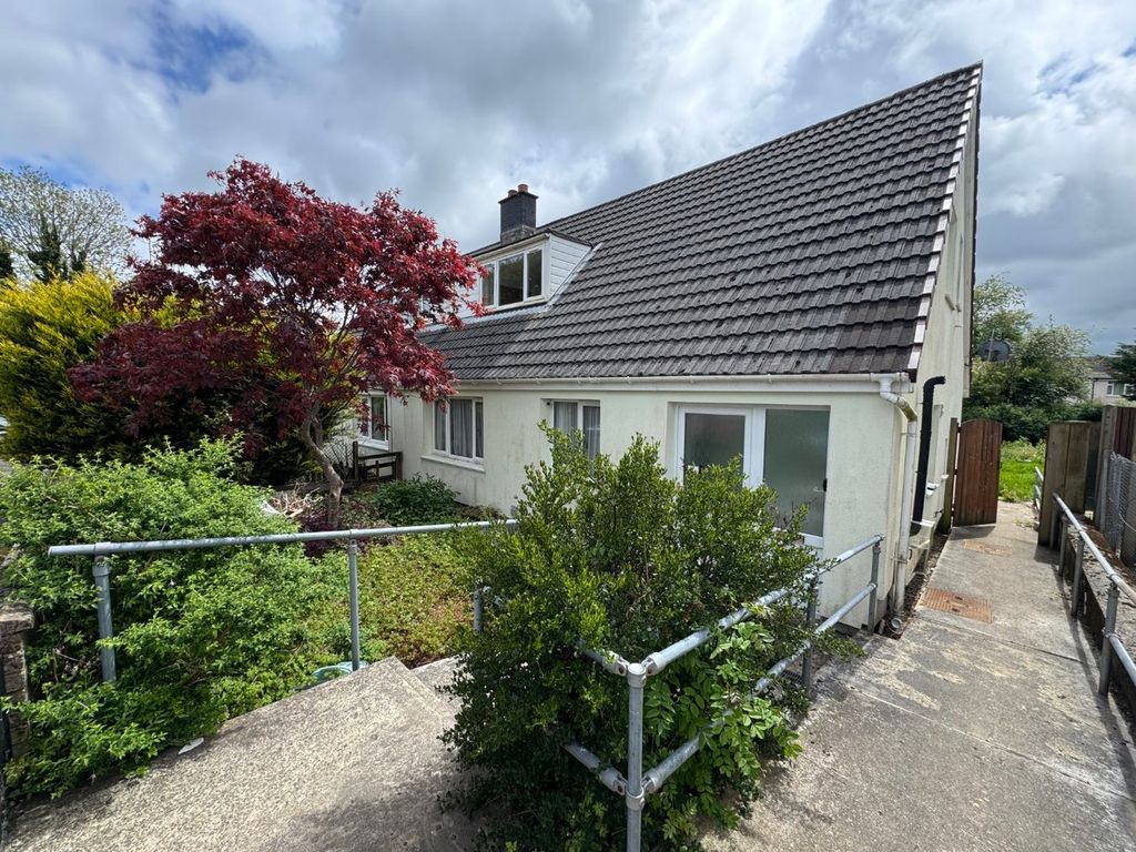 Property photo 1 of 32