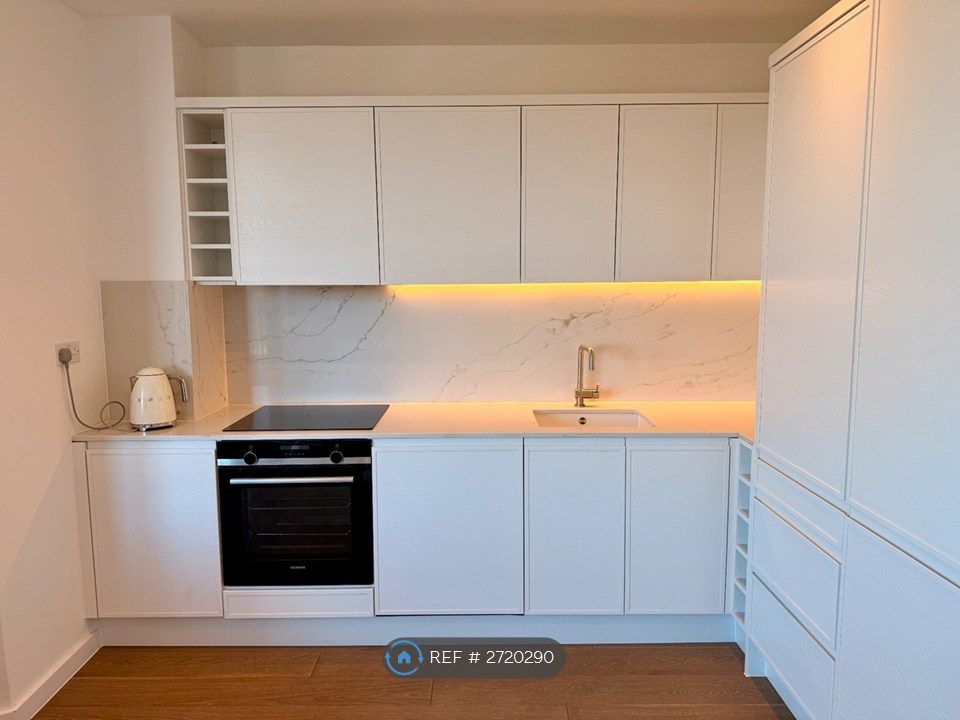 Property photo 3 of 15 Kitchen