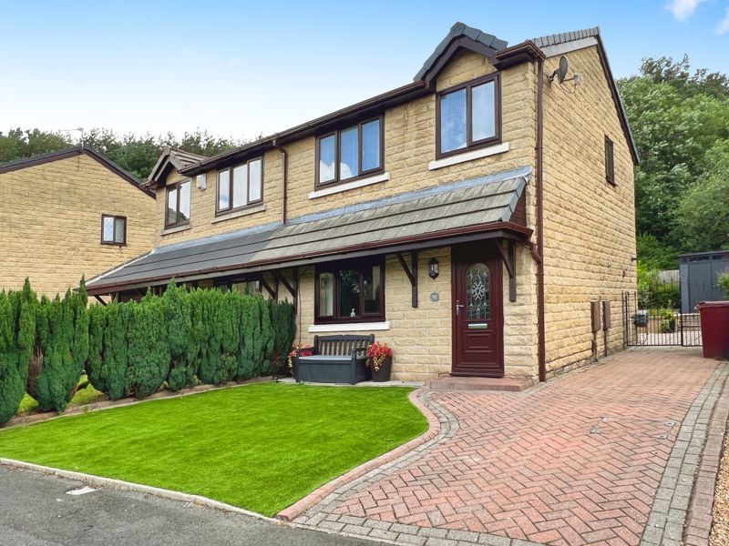 Property photo 1 of 16 External