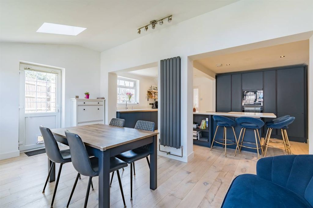 Property photo 2 of 24