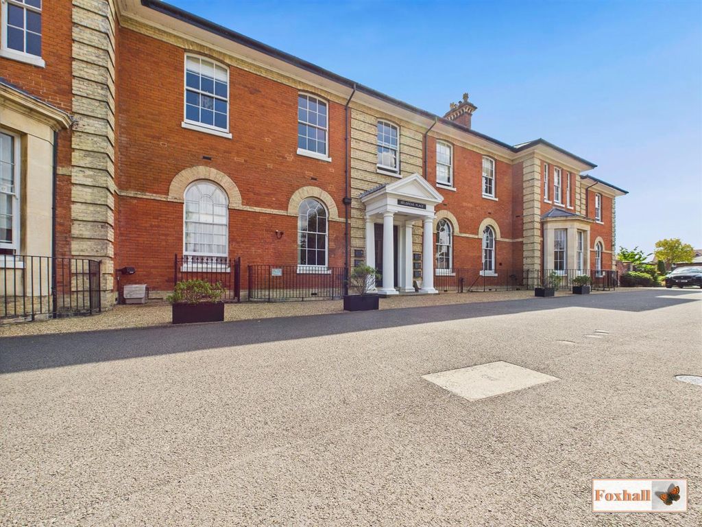 Property photo 1 of 19 Communal Entrance