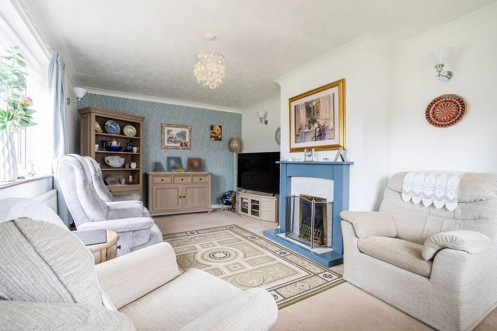 Property photo 2 of 19