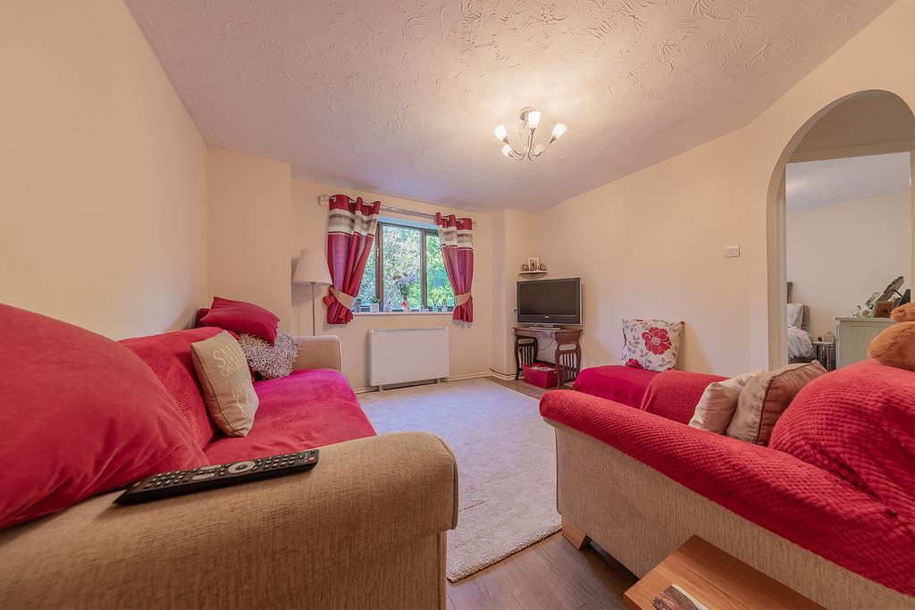 Property photo 2 of 18