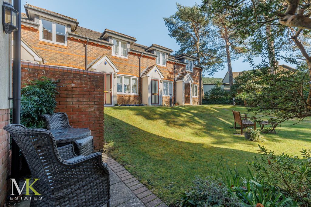 Property photo 3 of 11 Photo 11